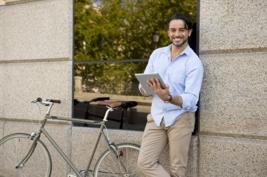 adamla vintage Bisiklet tablet kullanma