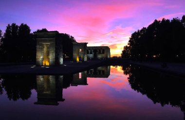 günbatımı de templo debod