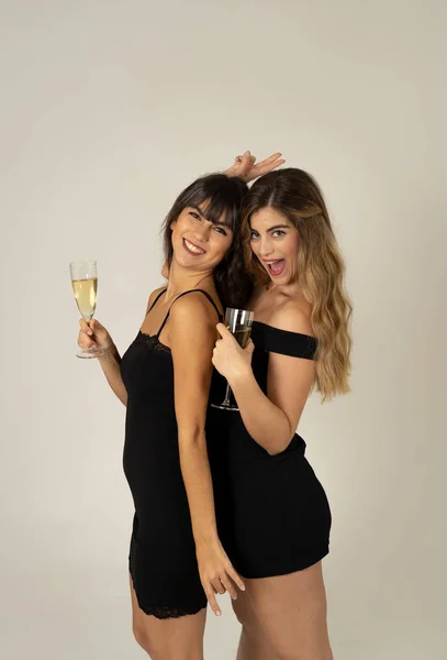 Two Beautiful Girlfriends Having Fun Celebrating Christmas New Year Eve — Stock Photo, Image
