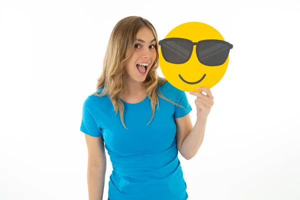 Attractive Fashion Teenager Woman Holding Cool Face Emoji Social Media — ストック写真