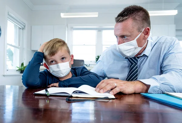 Coronavirus Uitbraak School Shutdowns Gestresste Ouder Die Omgaat Met Werken — Stockfoto