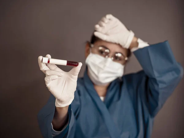 Covid Lékař Nebo Laboratorní Technik Oop Osobní Ochranné Prostředky Které — Stock fotografie