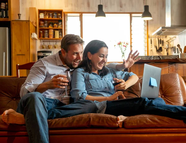 Life Home Image Happy Couple Video Calling Friends Family Using — Stock Photo, Image