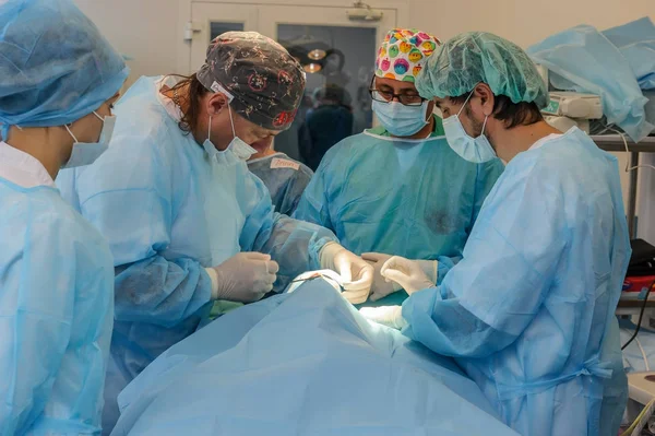 bir çocuk Hastanesi cerrahi operasyonda