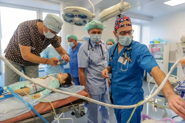 bir çocuk Hastanesi anestezi işlemi Maksillofasiyal cerrahi operasyonda