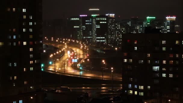 Noční Město Rozjeli Noční Silnici Semafory Jsou Blikající Zelené Červené — Stock video