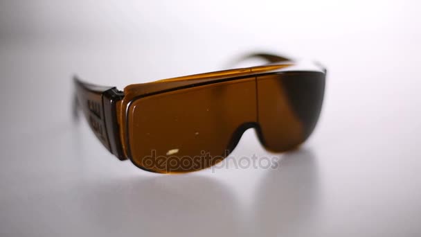 Laser Protection Glasögon Bordet — Stockvideo