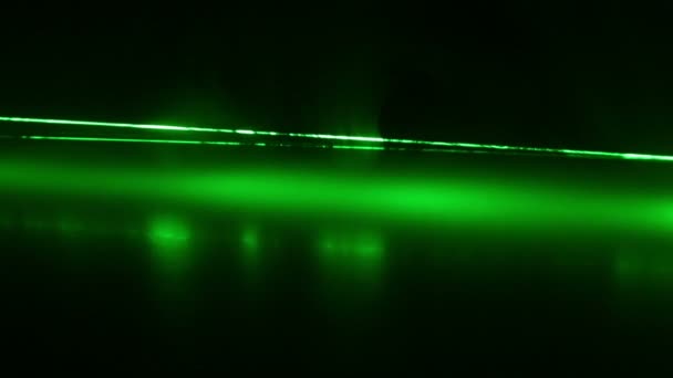 Laser Verde Onda Continua Propaga Attraverso Componenti Ottici Sicurezza Laser — Video Stock