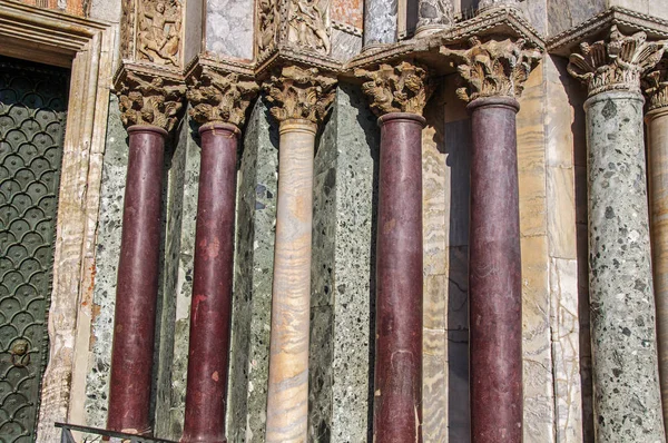 Close-up of columns and capitals made of various types of marble — Stock Photo, Image