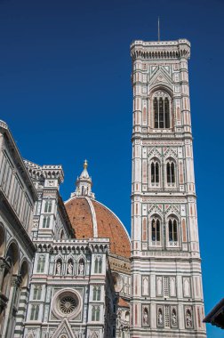 Mermerler Santa Maria Novella Kilisesi birçok türde cephe görünümü