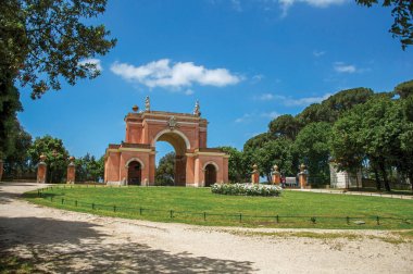 Villa Pamphili Park Roma Tiyatrosu ve sıradışı cephe görünümü