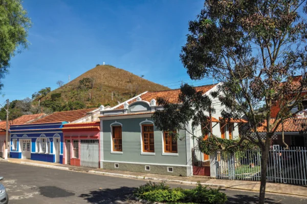 View van huis van de typische architectuur van de regio op Monte Alegre do Sul. Op het platteland van Sao Paulo staat — Stockfoto