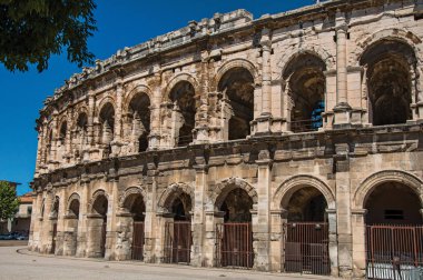 Nimes Arena, bir amfi Tiyatro Roma döneminin dış kısmi görünümü