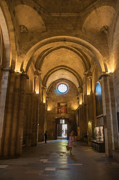 Vista de la entrada, arcos y columnas de la Catedral de Aix en Aix-en-Provence . —  Fotos de Stock