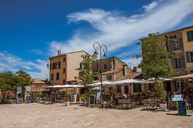  Kare, Haut-de-Cagnes restoranlarda görünümünü.