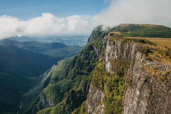 Fortaleza Canyon med stejle klipper - Stock-foto