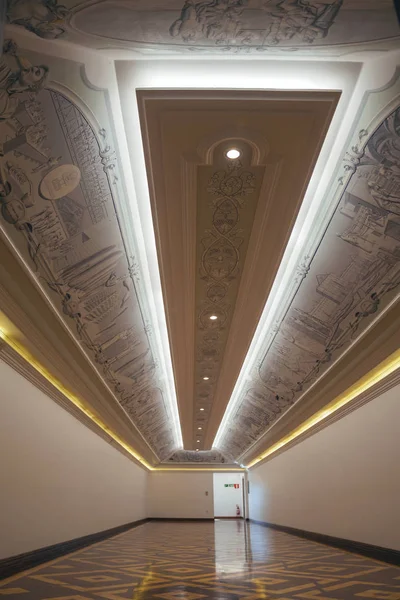 Salton Şaraphane binasının dekore edilmiş koridoru. — Stok fotoğraf