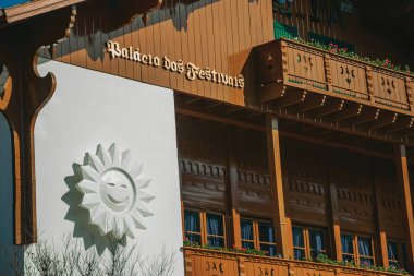Gramado 'daki Festivaller Sarayı' ndan büyüleyici bir görünüş.