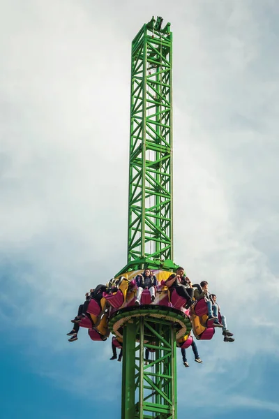 People having fun on amusement park — Stock Photo, Image