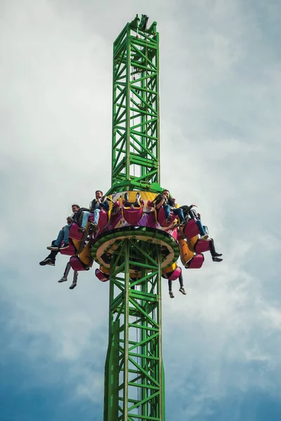 People having fun on amusement park — Stock Photo, Image