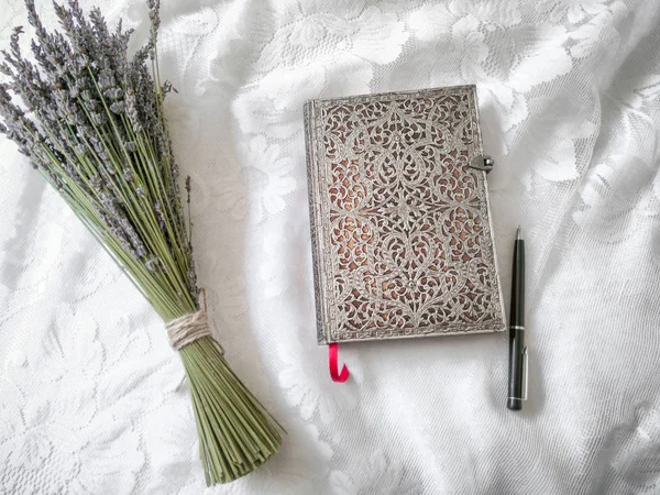 Lavanta whith defter