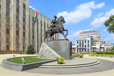 Anıt gün güneşli yaz Kuban Kazaklar şehir