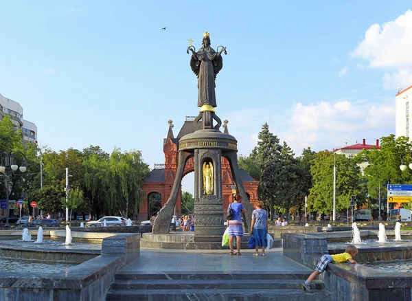 Monument till den heliga martyr Catherine sommardag i Krasnodar — Stockfoto