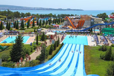 Rus tatil beldesi Gelendzhik 'in su parkında aktif dinlenme
