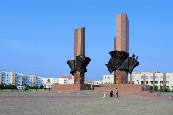 Memorial de la memoria en la ciudad siberiana de Novy Urengoy Rusia — Foto de Stock