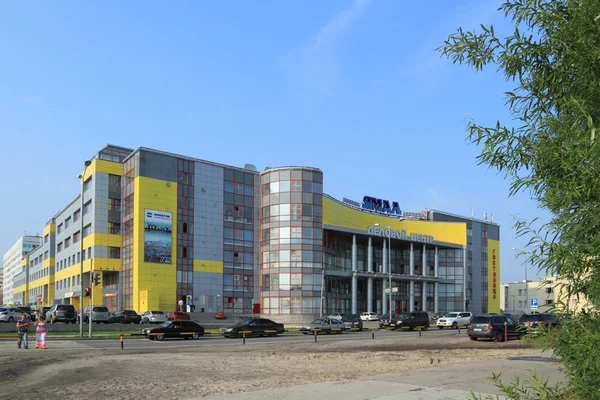 Yamal business center and hotel in Novy Urengoy Yamal-Nenets Aut — Stock Photo, Image