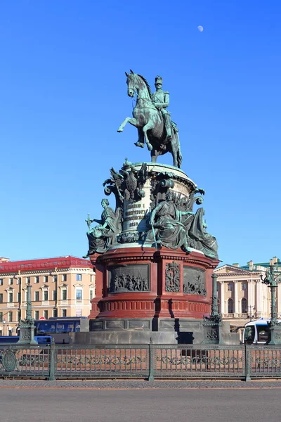 Monumento al emperador ruso Nicolás I en San Petersburgo — Foto de Stock