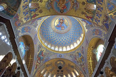 İsa 'nın görüntüleri ve Deniz Kedisi' nin içindeki azizler.