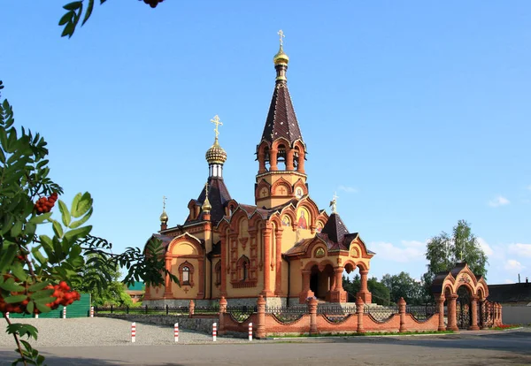 Iglesia de la gran mártir Catalina en el pueblo de Srostki A — Foto de Stock