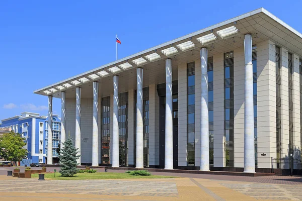 Здание краевого суда в г. Краснодаре — стоковое фото