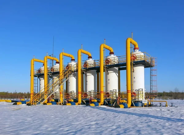 Gas transport equipment at a compressor station in Siberia — Stock Photo, Image