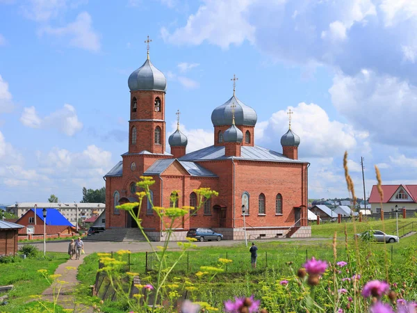 Orthodox Church in the resort town of Belokurikha in the Altai t — Stock Photo, Image