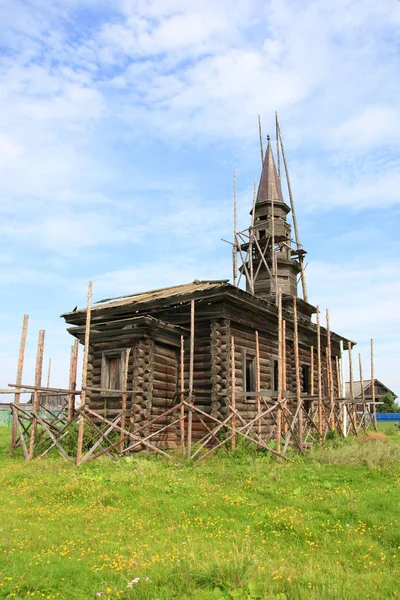 Mesquita de madeira antiga na região de Tyumen, na Rússia — Fotografia de Stock
