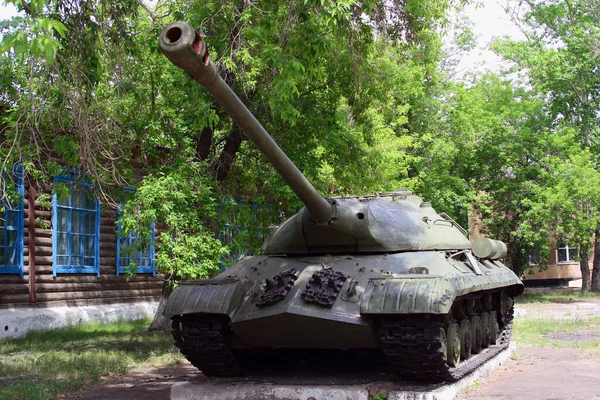 Szovjet 3-as tank talapzaton Blagoveshchenka faluban — Stock Fotó