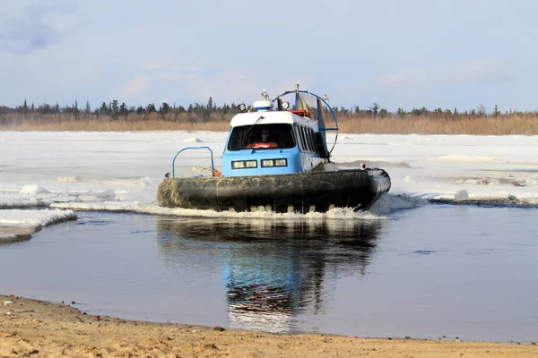 Nadym Russie Avril 2011 Aéroglisseur Nommé Arctique Printemps Sur Rivière — Photo