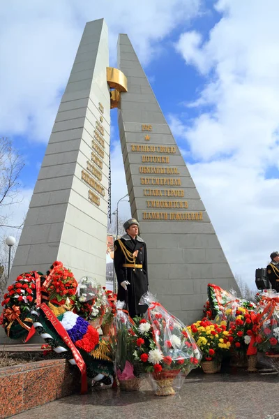 Nadym Russia Marzo 2013 Soldati Servizio Presso Monumento Fiamma Eterna — Foto Stock