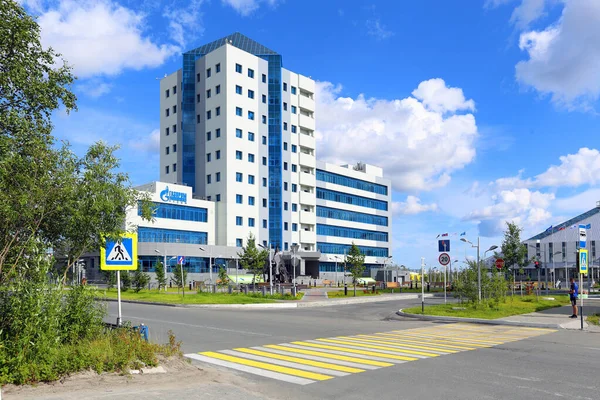 Nadym Rusia Septiembre 2012 Sucursal Gazprom Edificio Oficinas Día Otoño — Foto de Stock