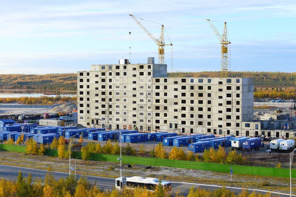 Nadym Rússia Setembro 2014 Construção Edifício Residencial Vários Andares Dia — Fotografia de Stock