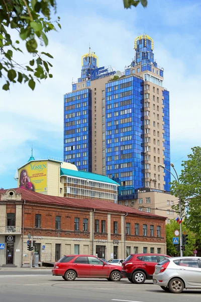 노보시비르스크 러시아 June 2014 2003 2015 도시에서 마천루 Kommunisticheskaya — 스톡 사진