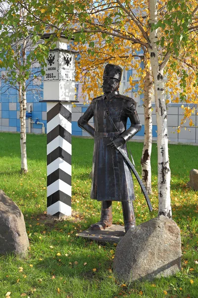 Nadym Rusland September 2015 Monument Voor Een Oude Russische Politieagent — Stockfoto