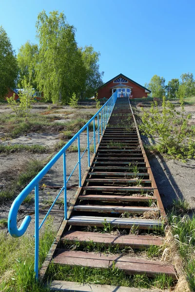 Území Altai Rusko Květen 2014 Schody Břehu Řeky Domu Váženého — Stock fotografie