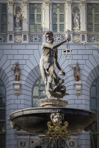 Een historische fontein in Gdansk — Stockfoto