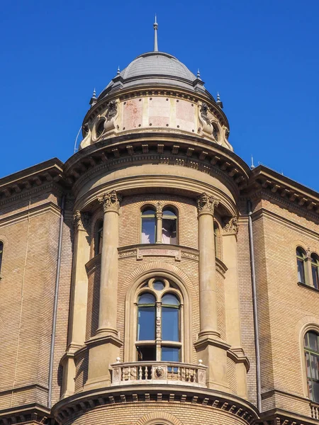 Güzel Tarihi Köşe Bina — Stok fotoğraf