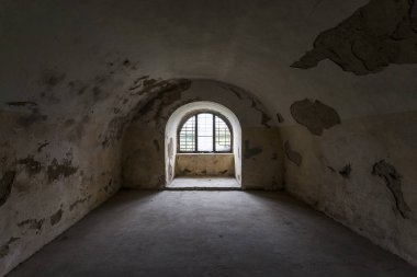 Terk edilmiş bir kale hücrede