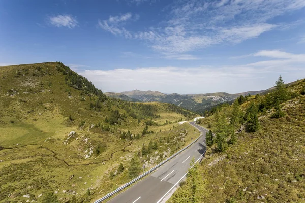 Alpine road in Austria — Stock Photo, Image