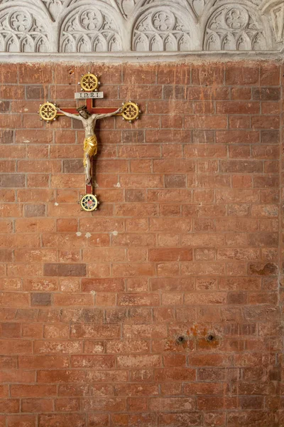 Christliches Symbol in der mittelalterlichen Kathedrale — Stockfoto